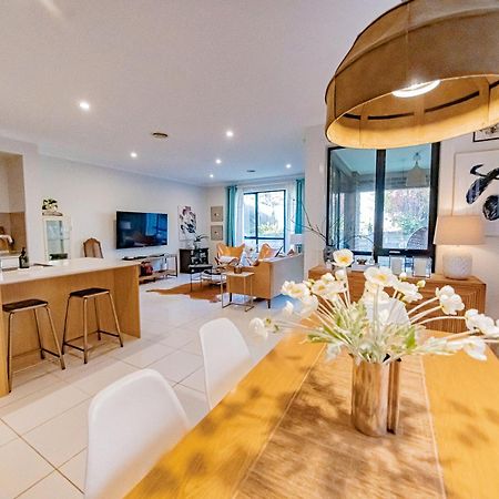 Stayau 4Br Designer Home In Knox Wantirna South Εξωτερικό φωτογραφία