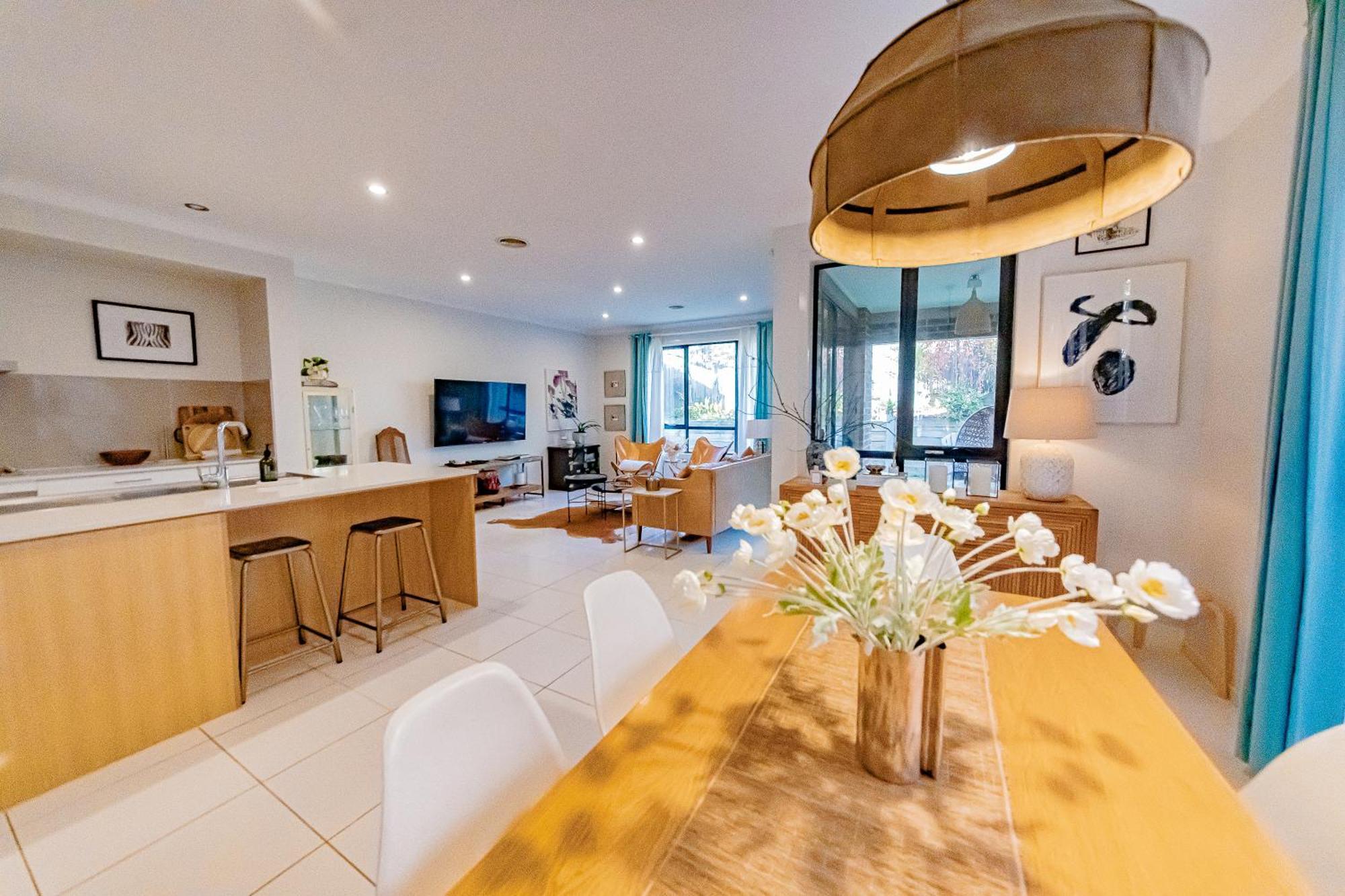 Stayau 4Br Designer Home In Knox Wantirna South Εξωτερικό φωτογραφία